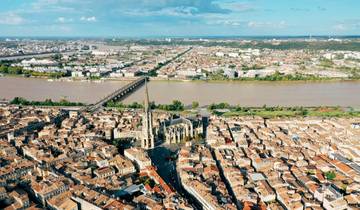 Bonjour Bordeaux: Chateaux, Wineries & Charming Villages Tour
