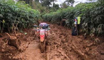 Muddy Luang Prabang Motorfietstocht naar Kuangsi&Nongkhiaw cum Homestay