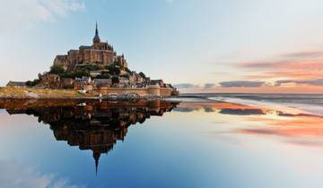 5-Day Guided Tour: round-trip airport/hotel transfers + 2-day guided tour of Mont Saint Michel & Chateaux de La Loire + guided tour of Versailles (PVM2OR)