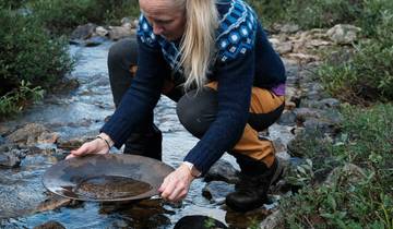 Gold Prospecting Hiking Tour In Lapland