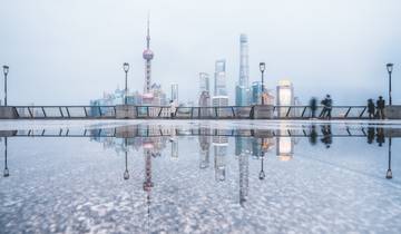 Shanghai Highlights: Oriental Pearl TV Tower, the Bund 3D Small Group Tour