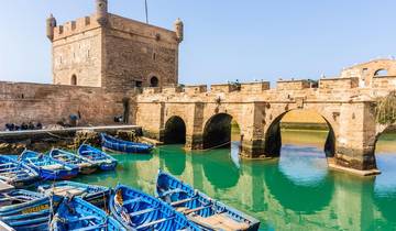 Circuit de 15 jours de Marrakech à Chefchaouen, villes impériales et camp de luxe dans le désert de l\'Erg Chebbi circuit