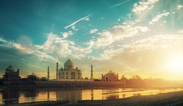 Cruise & Rail: The Sacred Ganges & the Maharajas\' Express (2026) (Kolkata to New Delhi, 2026) Tour
