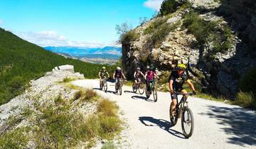 Circuit en VTT électrique dans les Alpes jusqu'en Provence