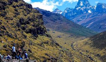 Trek autour du Mont Kenya en empruntant les itinéraires de Sirimon Chogoria - 5 jours circuit