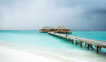 India Luxury Tour: Palace on Wheels, Taj Mahal & Maldives Tour
