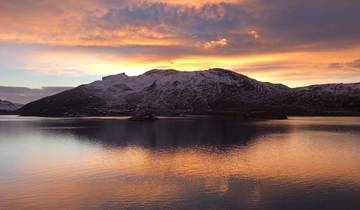 Exploratory Hike by the Icefjord – Guided *TREK* (All Inclusive)