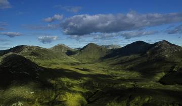 Between mountains and sea: 7-day hiking and cycling Tour through Connemara 7 Days