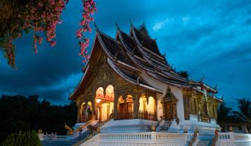 Firma: Vietnam, Laos y los Templos de Camboya Viajes de National Geographic