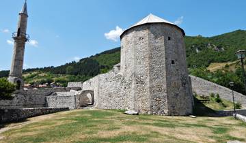 Les points forts de la Bosnie. Tout au long de l'année, micro-tour de 3 jours à travers la Bosnie au départ de Sarajevo. Sites de l'UNESCO, paysages époustouflants et ponts de pierre. Immersion culturelle. Beaucoup d'architecture, d'histoire et de n…