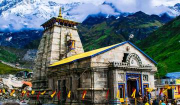 Yatra privé de 7 jours à Kedarnath par Trek 2025 : Pèlerinage spirituel de Delhi au temple de Kedarnath, Rishikesh, Haridwar Ganga Aarti et randonnée dans l\'Himalaya circuit