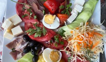 La Auténtica Bulgaria: Ruta Privada de Platos Locales, Vino y Turismo