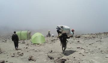 2 jours de trekking sur le Kilimandjaro via la piste de Marangu circuit