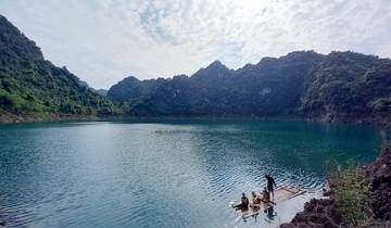 Circuito Aventura en SUP por el lago Hoa Binh: explora la bahía de Ngoi Hoa y el lago Ojo del Dragón
