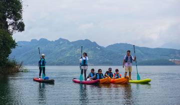 Circuito Aventura de 2 días de SUP y senderismo en el lago Hoa Binh: el lago Ojo del Dragón y estancia en una casa de familia en el pueblo de Muong