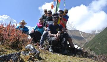 Itinerario de excursionismo de 13 días al circuito de Manaslu por el valle de Tsum y Larkya La