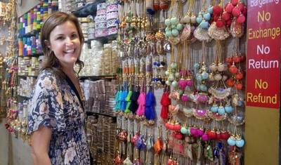 Tour de Compras Privado em Deli com Especialista Local Feminina — 2