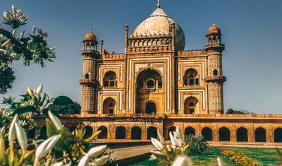 As cores mais brilhantes do Royal Rajasthan, carro particular com ar condicionado — 2