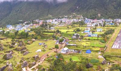 Passeio de Helicóptero com Aterragem no Acampamento Base do Everest — 2