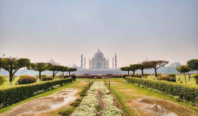 Sunrise Taj Mahal Tour From Delhi — 4
