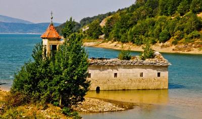 "Złota" Macedonia — 3