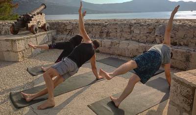 Joga na Jachcie w Chorwacji (ze Splitu do Splitu) — 5