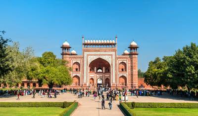 From Delhi: Taj Mahal Sunrise, Agra Fort and Baby Taj Private Day Tour — 4