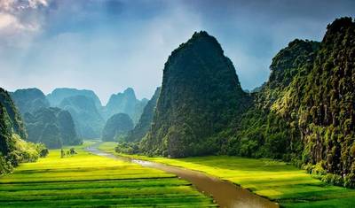 Passeio Panorâmico Maravilhoso de Dia Inteiro por Hoa Lu e Tam Coc com Van de Luxo — 3