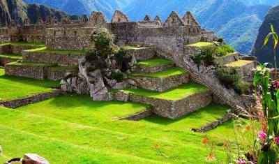 Vale Sagrado a Machu Picchu Tour Premium 2D-1N + Lagoa Humantay Dia Inteiro ou Montanha Colorida — 4