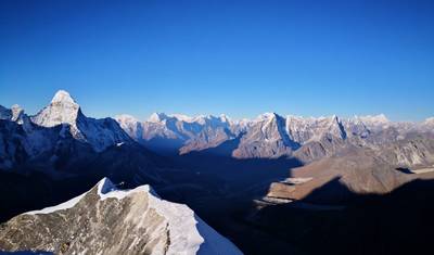 رحلة استكشافية إلى Island Peak عبر EBC — 2