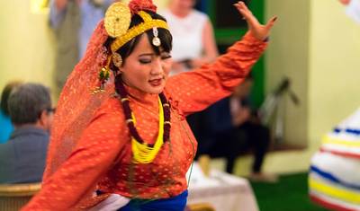 Jantar Típico Nepalês com Espetáculo de Dança Cultural — 4
