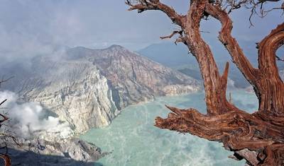 جبل Ijen: جولة النار الزرقاء الكهربائية — 5