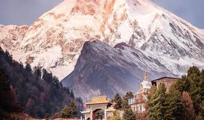 Trekking wokół Manaslu - 14 dni — 2