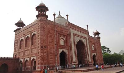 Majestatyczna nocna wycieczka do Tadż Mahal w Agrze z Delhi — 3