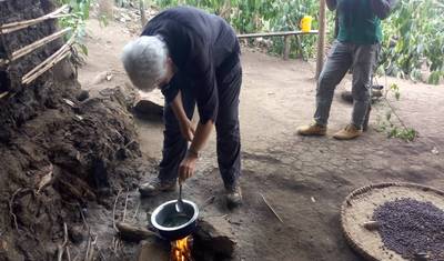 Experiência Gorilas de Ruanda, Caminhada com Macacos Dourados (Exclusivamente Privado) — 3