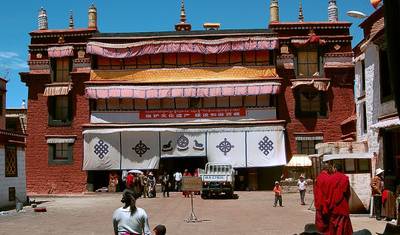 Tibet Overland Tour Combined Everest Base Camp Adventure — 4