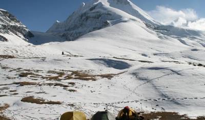 Wspinaczka na Dhampus Peak (6012 m) — 2