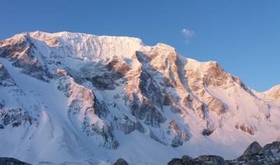 Manaslu Circuit Trek 17 Days — 2