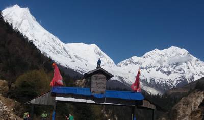 Manaslu Circuit Trek 11 Dni — 2