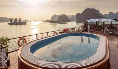 Passeio de 3 dias e 2 noites pela Baía de Halong a bordo dos MELHORES cruzeiros 5 estrelas, incluindo traslados, refeições, caiaque e cavernas — 4