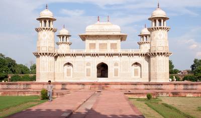 Excursão Noturna de 2 Dias em Agra com Hotéis 5 Estrelas — 3