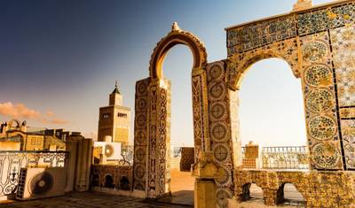 تونس الغامرة، جولة ضمن مجموعة صغيرة — 3