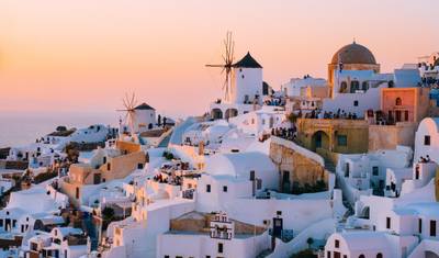 Cycladic Explorer: أثينا – ميكونوس – سانتوريني | 10 أيام — 2