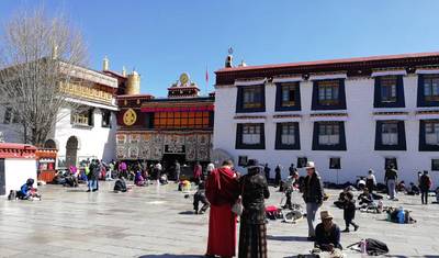 5-dniowa Klasyczna Wycieczka po Lhasie: Pałac Potala, Świątynia Jokhang, Drepung, Klasztor Sera, Norbulinka, Jezioro Yamdrok — 3