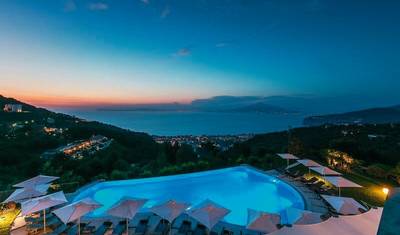 Gulf of Naples with Flair — 4