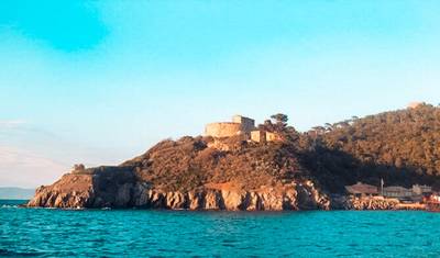 Sailing along the beautiful islands of France — 4