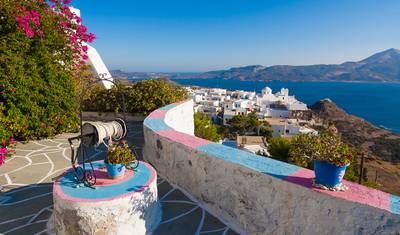 Paros, Naxos, Santorini & Milos with Guided Tours - Premium — 4