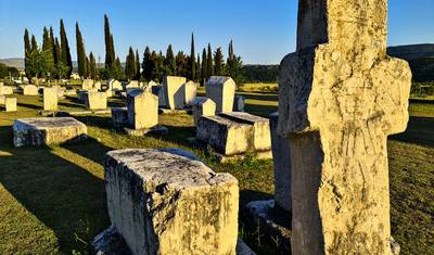 Całoroczna 4-dniowa wycieczka odkrywcza po Bośni z Sarajewa. Mała wycieczka objazdowa przez Mostar, Pocitelj, Kravica, Medziugorie, Blagaj, Trebinje. — 3