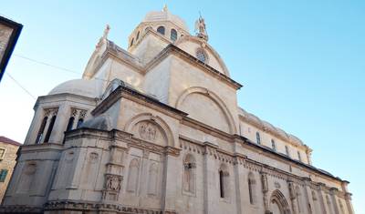 De Zadar: Excursão de 4 dias pela Dalmácia Central. Os melhores destinos costeiros do Adriático! Visite Sibenik, Split, Trogir e muito mais! Locais UNESCO. Cidades antigas muradas. Muita história, arquitetura veneziana e vistas panorâmicas. Orlas animadas. Culinária estelar! — 2