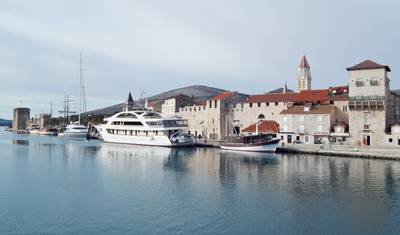 De Zadar: Excursão de 3 dias pela Dalmácia Central. Principais destinos costeiros do Adriático! Visite Sibenik, Split, Trogir e muito mais! Sítios UNESCO. Antigas cidades muradas. Muita história, arquitetura veneziana e vistas panorâmicas. Orlas marítimas vibrantes. Culinária soberba! — 5